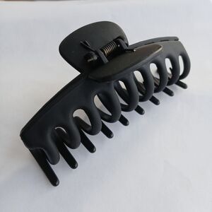NEW Black Hair Claw Clip